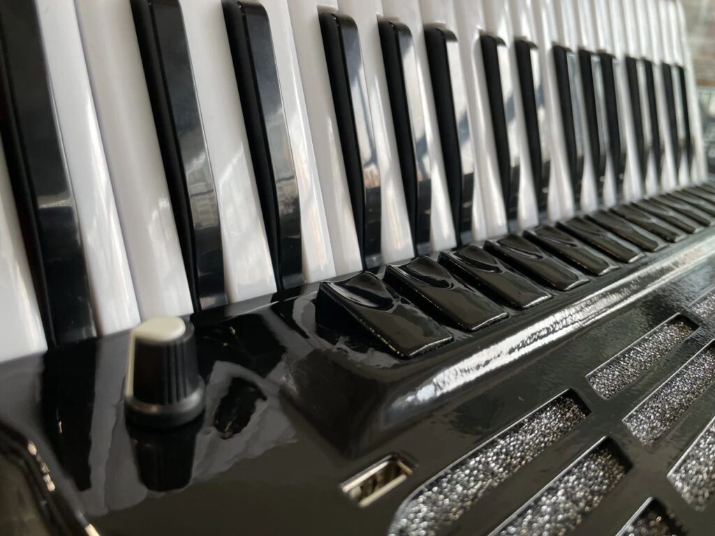 USB port on Tianshuo digital accordion